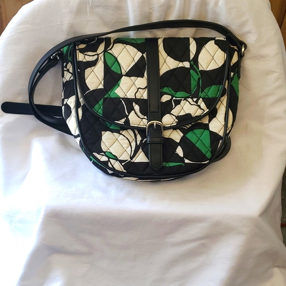 Vera Bradley Handbags - Vera Bradley Crossbody Bag EUC